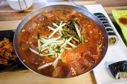korean cold noodle naengmyeon bowl summer restaurant