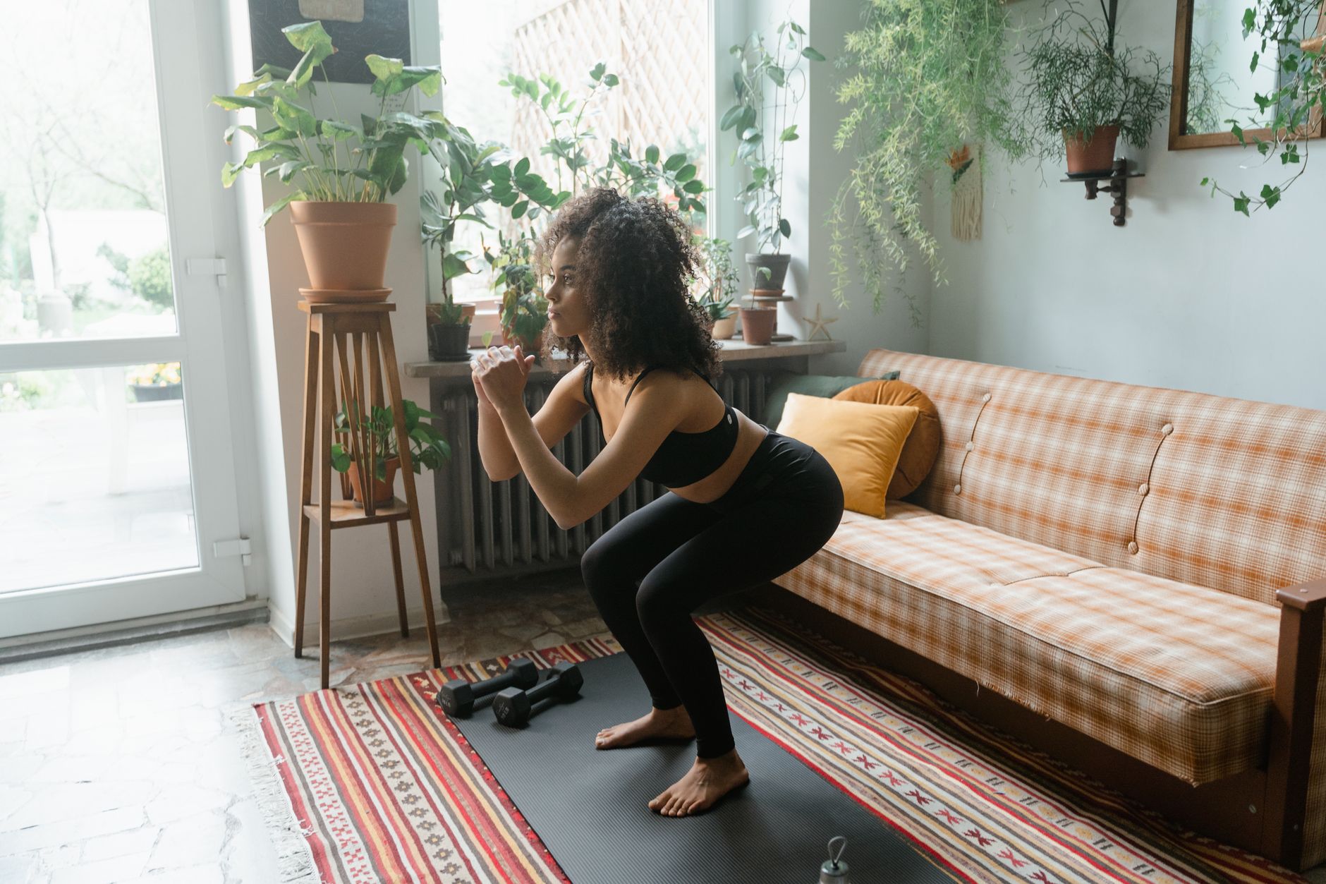 home workout exercise squat plank indoor