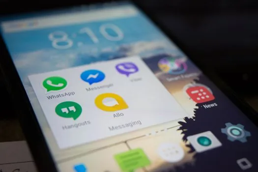 smartphone kakao messenger app screen