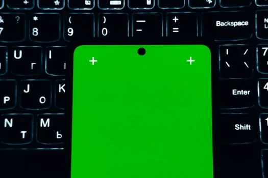 Korean smartphone waiting for SMS verification code during messenger account transfer, bright realistic close up
