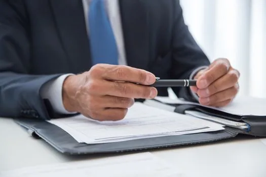 land contract checklist with registry copy building ledger and land use plan documents | 계약 전 등기부등본·건축물대장·토지이용계획을 함께 확인하는 체크리스트