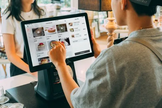 Korean user preparing customer support inquiry for parking payment issue with smartphone, car key, receipt folder and checklist, realistic bright table | 고객지원 문의 전 거래 정보를 정리하는 장면