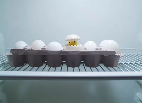 Korean household sorting sealed and opened dairy, tofu and ham by refrigerator storage condition, realistic kitchen counter photo, clear food safety scene | 개봉 식품과 미개봉 식품을 나눠 보관상태를 점검하는 장면